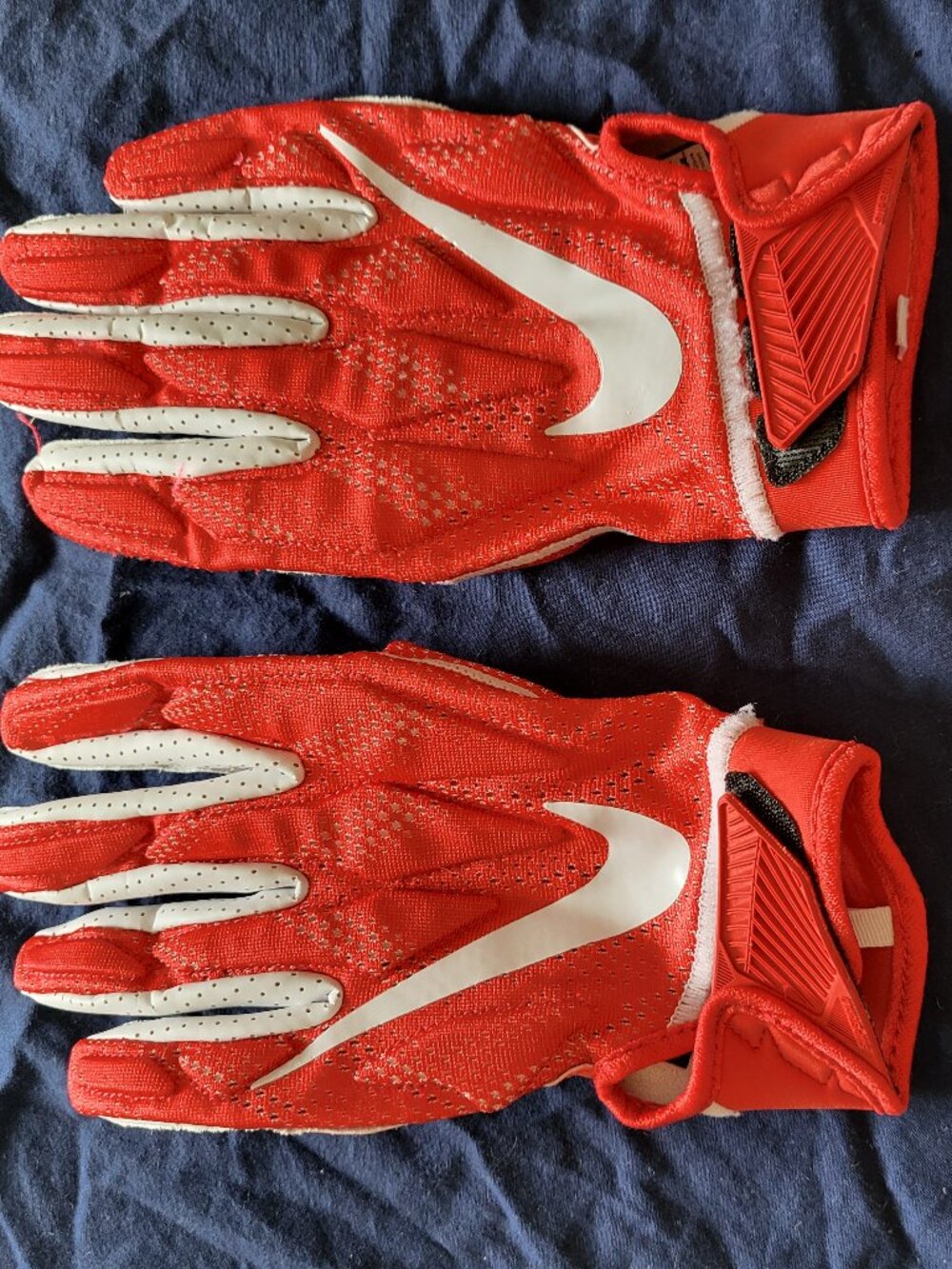 Nike Vapor Football Gloves Lot of 2 Red Pink Camo Size XL Active Practice Read